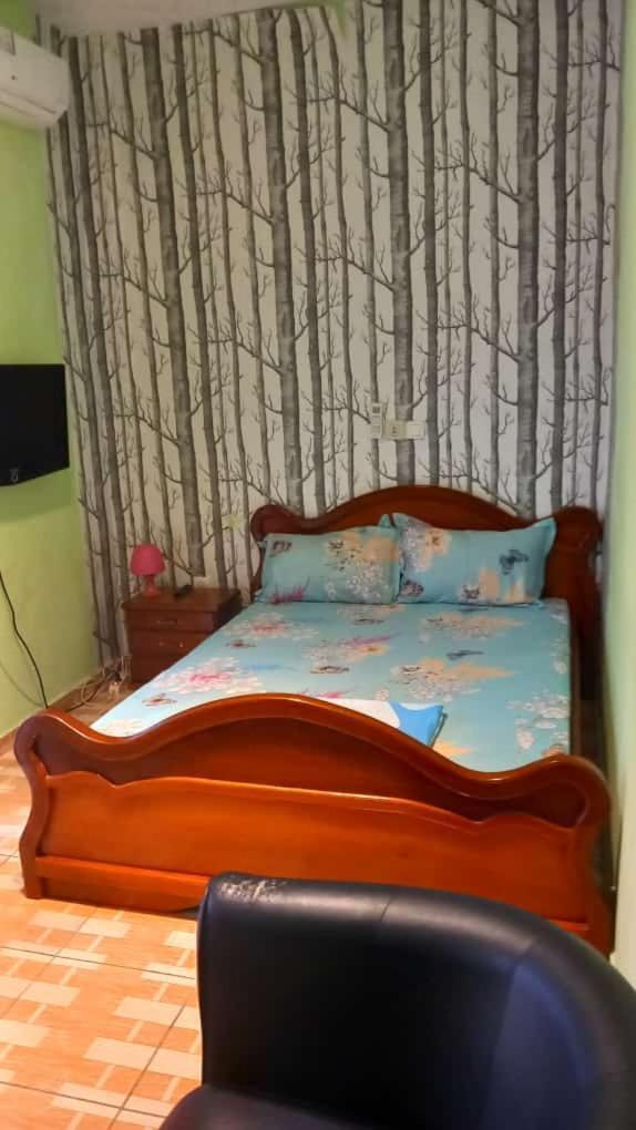 Cave Royale - Chambres-Studios-Apparts Meubles - Logpom Hopithal Des Soeurs Apres Camara Laye 杜阿拉 外观 照片